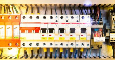 Elektroinstallation: Grundlagen und Standards