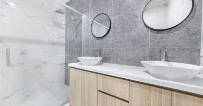 Badezimmer renovieren: Mit diesen Kosten rechnen